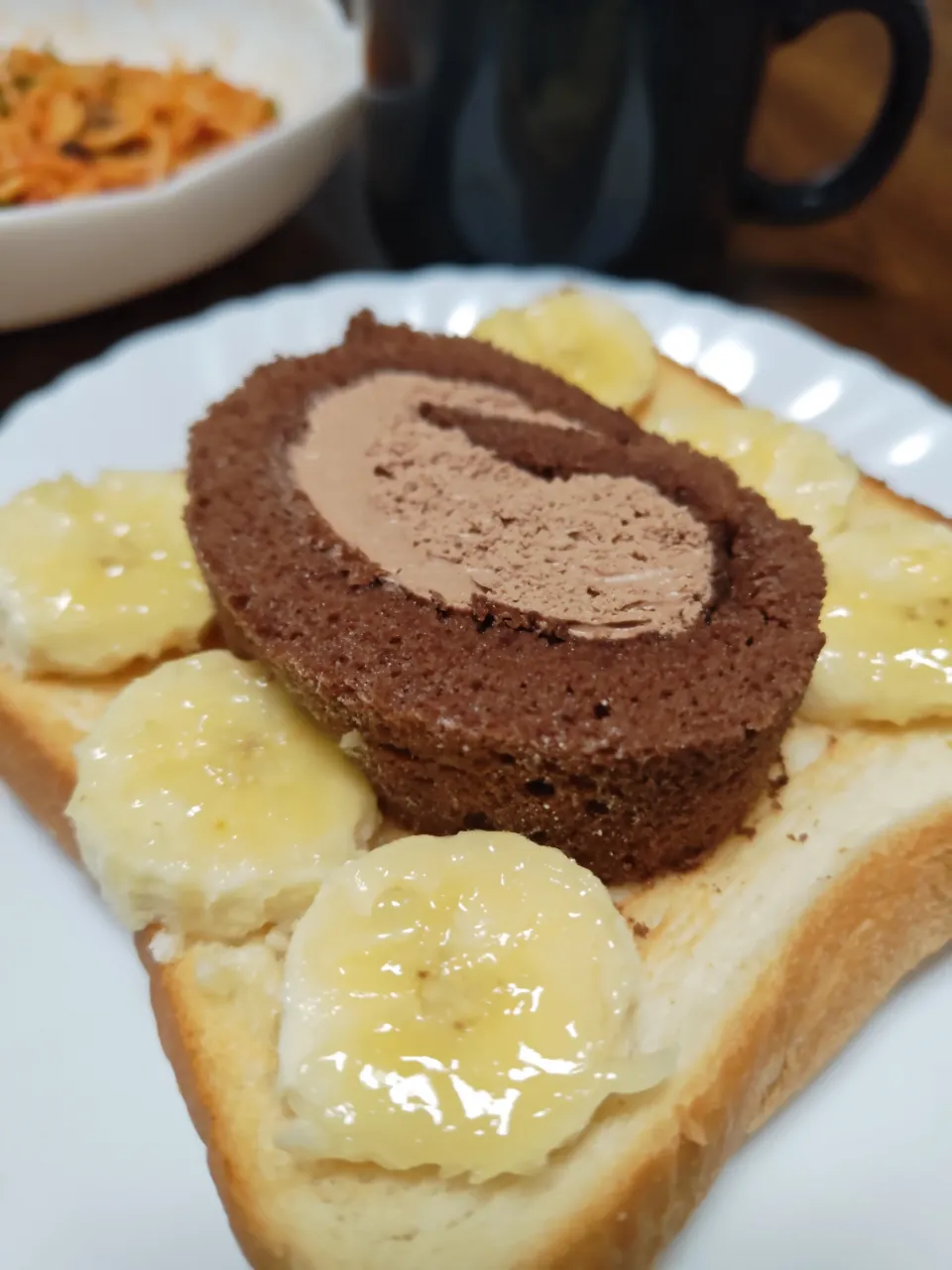 メリークリスマス★トーストにロールケーキ|macchinaさん