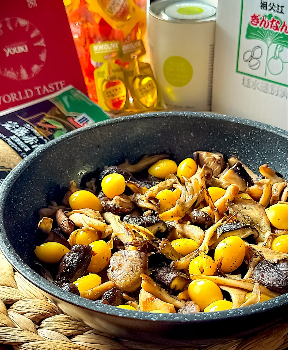 🇪🇸きのこと銀杏のアヒージョ🇪🇸|にゃんぺこさん