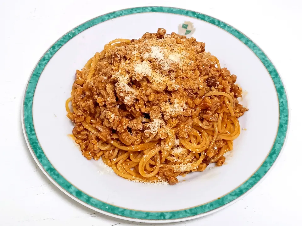 【肉々しさが堪らない！お肉たっぷり！🎯】納豆とミートソースの和風スパゲティ|Falco*さん