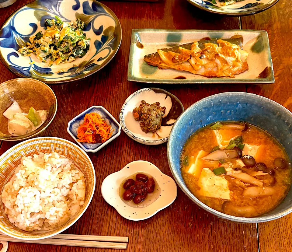 晩ごはん♯鯖の味噌マヨ焼き♯ほうれん草卵|小松菜さん