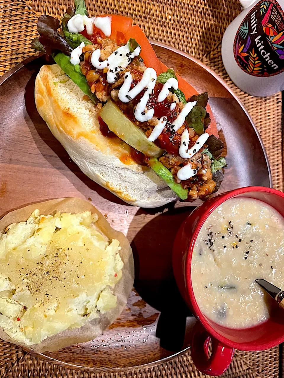 バーガーみたいなホットドッグ😋|kyon2さん