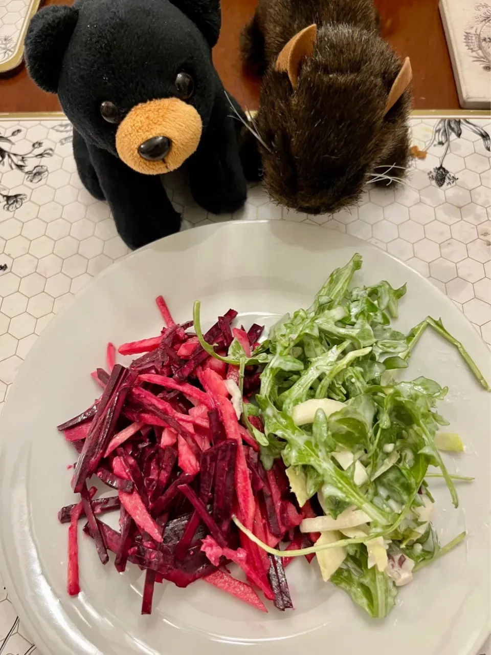 2025/12/26   ビーツ、りんごと葉物のサラダ、ブルーチーズドレッシング和え（りんごの使い途を求めてPart 10）　Red Beet Salad with Roquefort Cheese|21 Boys & 野鳥さん