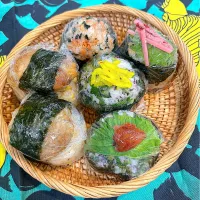 2025,12,27 昼まで仕事の為おにぎりさん🍙だけ| kayoo_ch517♡3太郎1姫２モル♡81line Maさん