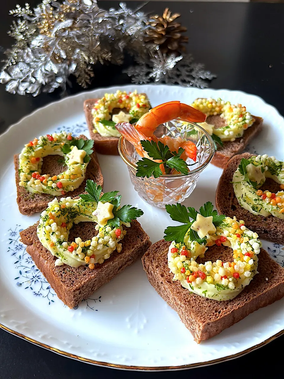 🎄ポテサラのリースオープンサンド|とんちんさん