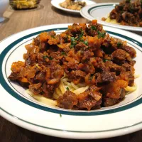 熊肉のラグーのパスタ|古尾谷りかこさん