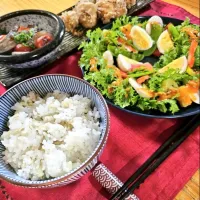 Merry Christmas✨
今夜は「ｹﾝﾁｷ風鶏唐揚げ」
いろんなｽﾊﾟｲｽを使って^_^
少し余った生ｸﾘｰﾑとにんにく
生姜に浸けてｽﾊﾟｲｽと片栗粉に
小麦粉←分量適当💦
「ﾘｰｽみたいな？ｻﾗﾀﾞ」
「太刀魚のﾄﾏﾄ焼き」
「もち麦ご飯」でした🎄✨|みきやんさん