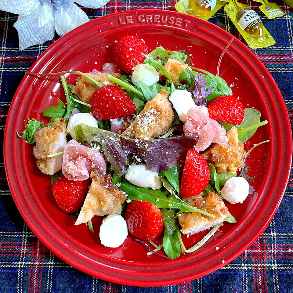 チキンと苺🍓のサラダ🥗|ringonamaさん