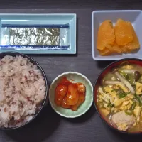 今日の朝ごはん（赤米ごはんに味付け数の子、味付けのり、つくねと卵のみそ汁、岩下のらっきょうキムチ）|Mars＠釜飯作り研究中さん