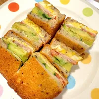 15穀米パンでアボカドミックスサンド|マダァムMikikoさん