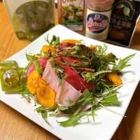 もものすけと柿と水菜のサラダ　グリークサラダドレッシングで|sakurakoさん