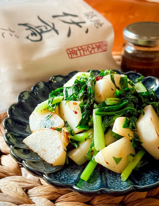 Snapdishの料理・レシピ写真:だし香る𓂃 𓈒𓏸 かぶのペペロンチーノ｜季節を楽しむ！冬野菜を食べよう♪