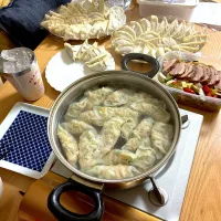 手作り水餃子、12種類の素材入り青唐柚子胡椒マリネ。