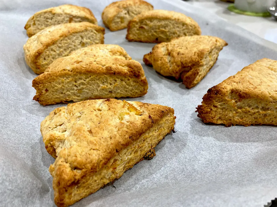 自家製マーマレードで卵・乳製品・砂糖無し♡全粒粉マーマレードスコーン|みよさん