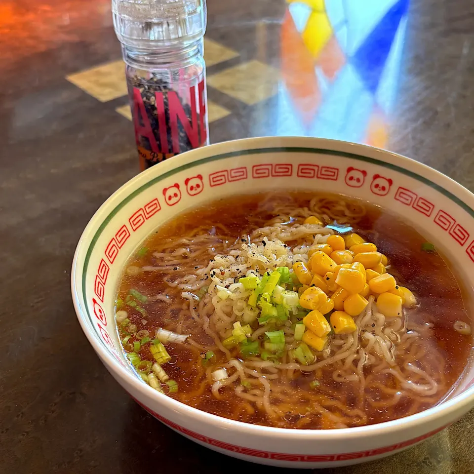 ラーメンに🍜黒胡椒|かっちゃん杉さん
