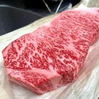 凄いサーロインを頂きました‼️山勝さんいつもありがとうございます😊|Naotake Yosimuraさん