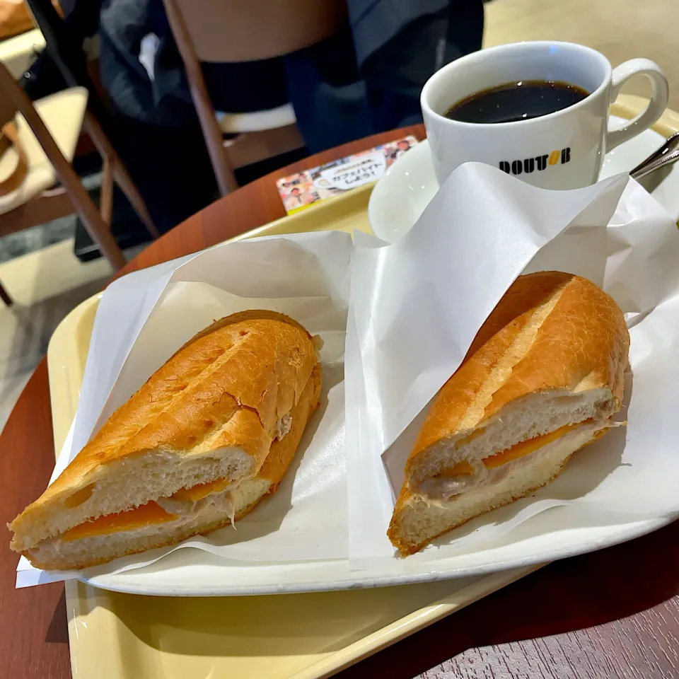 ホットサンド ツナチェダー
ブレンドコーヒー|T. Wonderさん