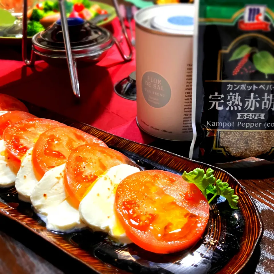 カプレーゼ|うさかめさん