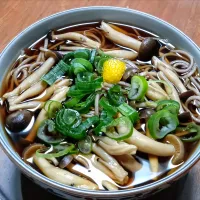 【年越しそば🎯】出汁きっちり！シメジと葱だけの年越しそばで終わり！|Falco*さん