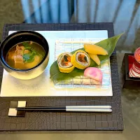 あけましておめでとうございます🎍🌅⛩新しい一年が始まりました㊗️昨夜の鴨鍋の残りの出汁でお雑煮✨元旦だけ朝から日本酒🍶を呑んでご機嫌さんな2026年が始まりました😊今年もよろしくお願いいたします💖|yokoさん