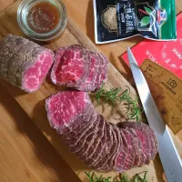 新年初ローストビーフ🐮ユウキ食品の完熟赤胡椒でピリリ…とスパイシーに😃