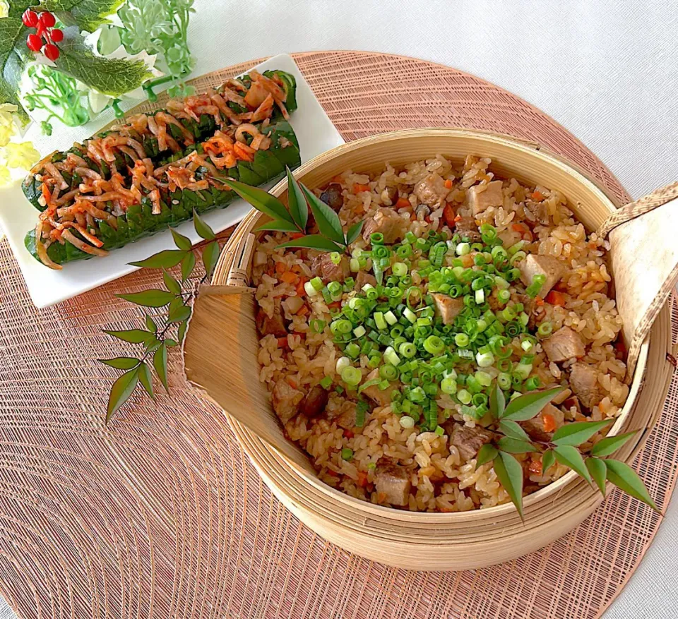 中華風おこわと一本漬けきゅうりキムチ|akkiyさん