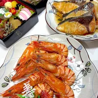 ⭐︎謹賀新年　おせち料理⭐︎ 海老の塩焼き　鰤の照り焼き|hamamaさん