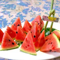 いただきものの「夜須 ルナ・ピエナ」　冬にスイカ🍉上品なスイカで、すっきりとした優しい甘みでした。|kaoriさん