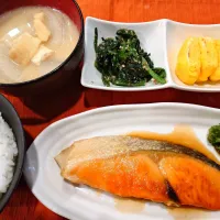 鮭の照り焼き定食|伊藤央さん