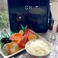 炊きたてご飯と取り分けおせち🦐| sucreroomさん