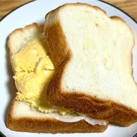 ☆たまごサラダチーズサンド|まぁたんさん