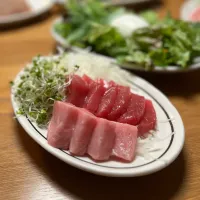 1/3の夕食　小田原で仕入れた生鮪の刺身|yoneさん