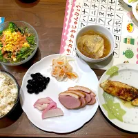 鯛のバジルソテー　ワンタンスープ　お正月用の色々　ブロッコリーとブロッコリースプラウトのオーロラサラダ|おさむん17さん