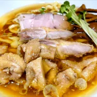【食べログ TOP 5000 選出店】
手打 親鶏中華そば 綾川 
親鶏中華そば 中太麺 
(中太麺or極太麺の選択、930円) ＋親かわ (別皿、50円) 
＠恵比寿5分 
(JR渋谷駅から徒歩21分)
26004
〈醤1塩3噌󠄀0タ0出0F0冷0混0つ0〉