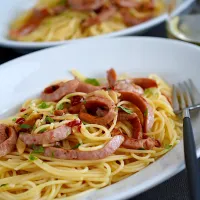 ウインナーと胡麻油でつくるペペロンチーノ|てつやさん