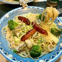 朝採りのブロッコリー🥦でアーリオオーリオ　シャウエッセンを乗っけて|Takeshi  Nagakiさん