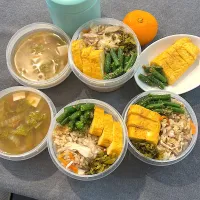 今日から通常運転。鳥ごぼうご飯弁当、味噌汁付き。| hanakoさん