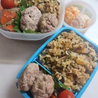 ☆小学生弁当☆チャーハン、ハンバーグ、蓮金平、みかん、ミニトマト|ｼｮｺﾗさん
