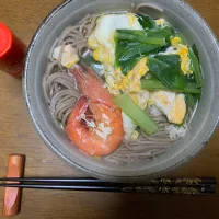 昼食　エビ🦐小松菜🥬卵とじ蕎麦|ATさん