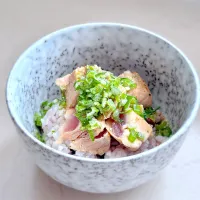 マグロのタタキ漬け丼✩.*˚|antiqueさん