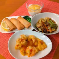 ☆エビチリ　☆回鍋肉風味噌炒め　☆春巻　☆ヨーグルト|chikakoさん