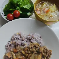 ☆夕飯☆ビーフカレー、野菜スープ、サラダ| ｼｮｺﾗさん