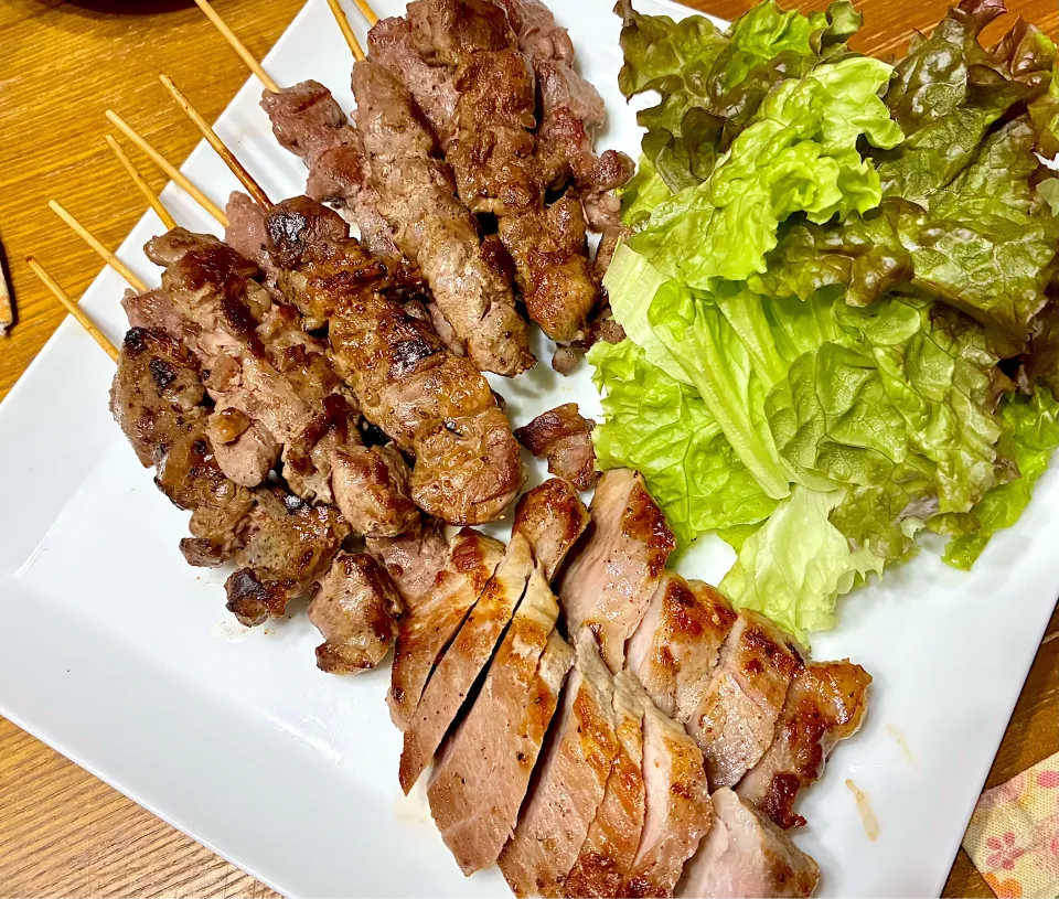 ラム串焼き・豚肩ロースのソテー|おさむさん