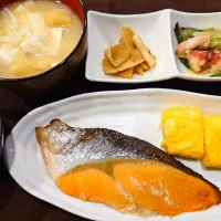 焼き鮭定食| 伊藤央さん