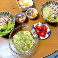 マルタイラーメン♡じゃがバターチーズ♡トマト♡いつものトッピングもりもり豆乳グルト♡お漬物|さくたえさん