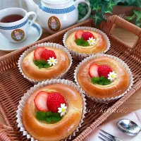 クリームイチゴパン☺️🍓|あみさん