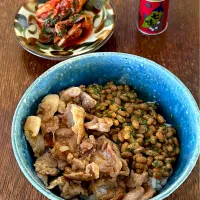 ランチ♯ネバネバ豚丼♯自家製キムチ| 小松菜さん