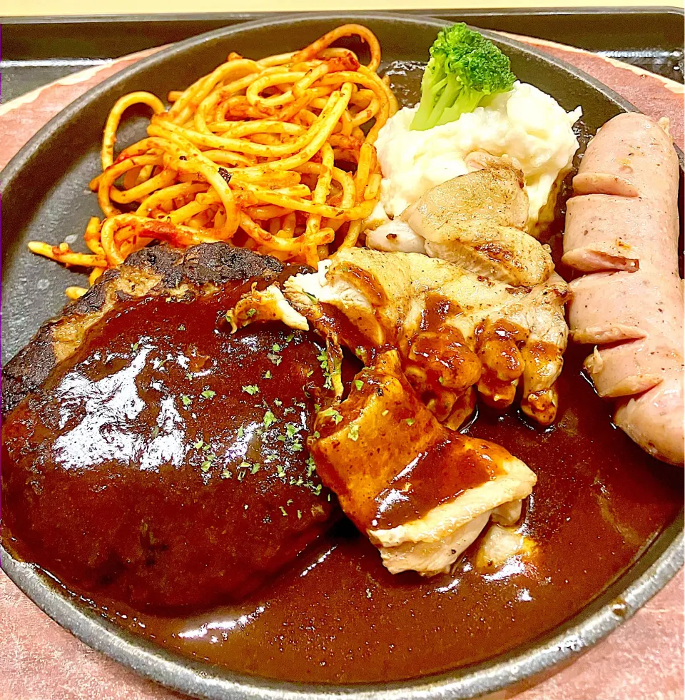 ハンバーグとグリルセット|ユキちゃんさん