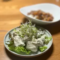 1/5の夕食　アボガドとはんぺんのサラダとカレーライス| yoneさん