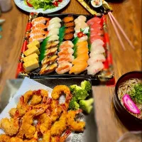 年越し蕎麦と海老フライ🍤と注文してたお寿司🍣