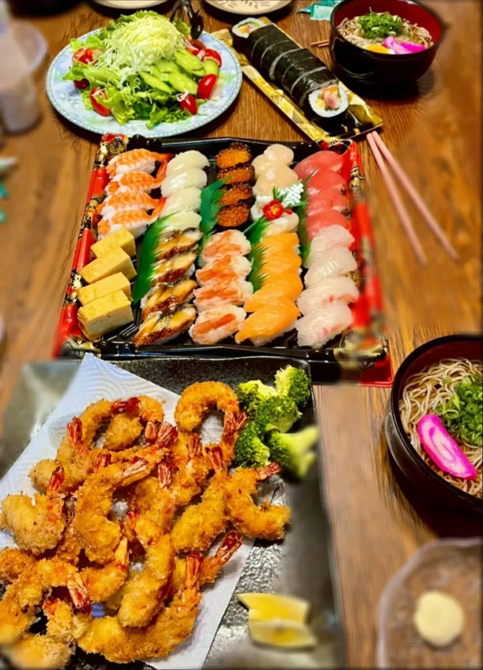 年越し蕎麦と海老フライ🍤と注文してたお寿司🍣|fumfumさん